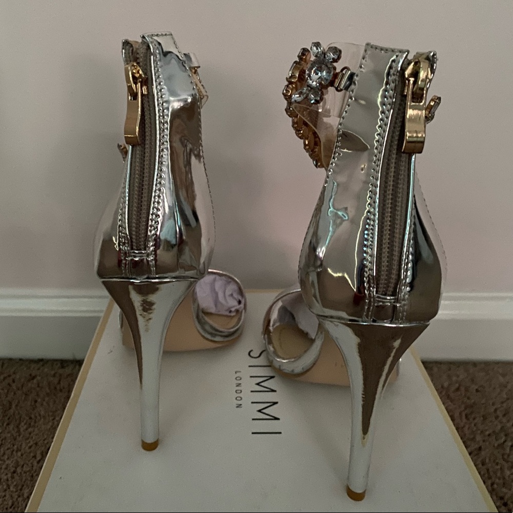 “Diamonds are a Girls’ Best Friend” sandals - Picture 4 of 5